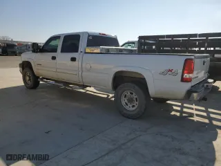 2003 Chevrolet Silverado 2500HD LS with VIN 1GCHK23U03F179889, listed as a Copart auction lot 43027305 with 124,404 mi miles and Salvage Title. Bid and sale history available at carsss.com. Image 2.
