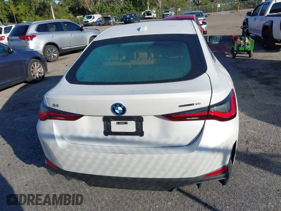 2024 BMW i4 eDrive35 z VIN WBY43AW04RFT05287, wystawiony jako IAAI lot #41427545 z przebiegiem 6 347 mil mil oraz . Historia ofert i sprzedaży dostępna na DreamBid. Obrazek 17.