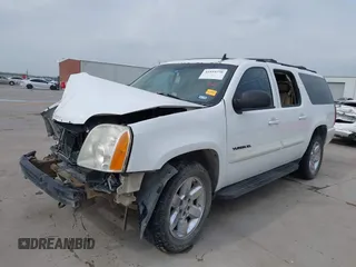 2007 GMC Yukon XL SLT with VIN 1GKFC16047R185002, listed as a IAAI auction lot 41933776 with 189,187 mi miles. Bid and sale history available at carsss.com. Image 2.