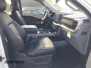 2023 Ford F-150 XL z VIN 1FTEW1CP1PKF44623, wystawiony jako IAAI lot #41921624 z przebiegiem 3 008 mil mil oraz . Historia ofert i sprzedaży dostępna na DreamBid. Obrazek 5.