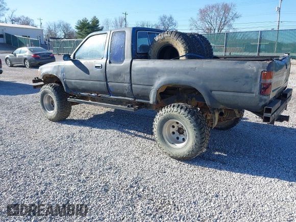 1991 Toyota Pickup с VIN JT4RN13P8M6026288, выставлен на аукционе IAAI как лот 41768419 с пробегом 249 679 миль миль и . История ставок и продаж доступна на DreamBid. Изображение 3.