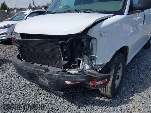 2007 GMC Savana Cargo with VIN 1GTGG25V371206766, listed as a IAAI auction lot 41955906 with 125,569 mi miles. Bid and sale history available at carsss.com. Image 6.