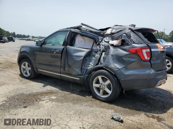 2017 Ford Explorer XLT z VIN 1FM5K8DH8HGA21577, wystawiony jako Copart lot #56298555 z przebiegiem 104 874 mil mil oraz Szkoda całkowita • Salvage title. Historia ofert i sprzedaży dostępna na DreamBid. Obrazek 2.