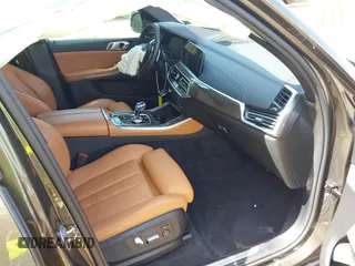 2021 BMW X5 xDrive40i with VIN 5UXCR6C06M9G21960, listed as a IAAI auction lot 42315496 with 41,580 mi miles and . Bid and sale history available at DreamBid. Image 5.