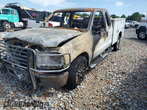 2006 Ford F-250 XL z VIN 1FTSX21576ED46732, wystawiony jako Copart lot #59038184 z przebiegiem Nie podano mil oraz Nie do naprawy • Non repairable. Historia ofert i sprzedaży dostępna na DreamBid. Obrazek 1.