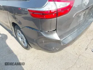 2018 Toyota Sienna LE Auto Access Seat with VIN 5TDKZ3DC2JS915905, listed as a IAAI auction lot 42027300 with 174,770 mi miles. Bid and sale history available at carsss.com. Image 18.
