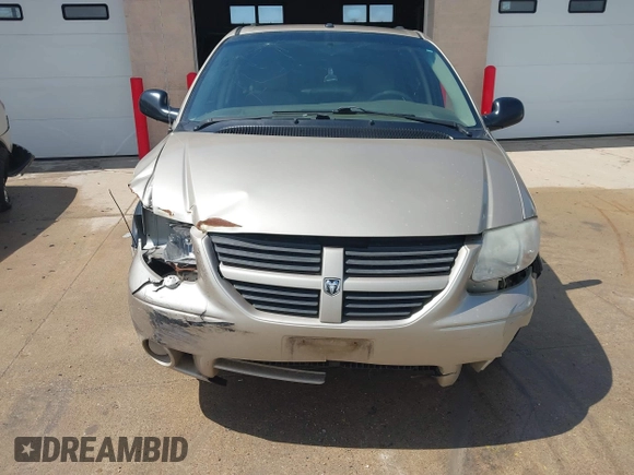 2007 Dodge Grand Caravan SXT with VIN 2D4GP44L57R237947, listed as a IAAI auction lot 42096794 with 257,714 mi miles and . Bid and sale history available at DreamBid. Image 6.