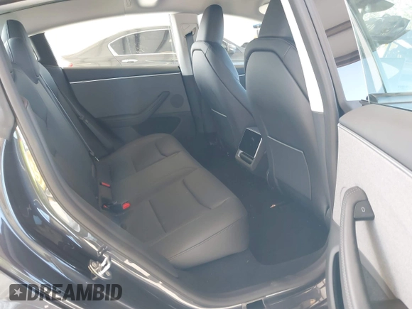2025 Tesla Model 3 Long Range with VIN 5YJ3E1EA4SF987552, listed as a IAAI auction lot 41959743 with 187 mi miles and . Bid and sale history available at DreamBid. Image 8.