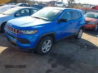 2023 Jeep Compass Sport z VIN 3C4NJDAN6PT548943, wystawiony jako IAAI lot #41631738 z przebiegiem 29 139 mil mil oraz . Historia ofert i sprzedaży dostępna na DreamBid. Obrazek 17.