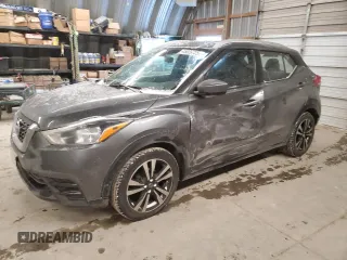 2020 Nissan Kicks SV z VIN 3N1CP5CV3LL497794, wystawiony jako Copart lot #45809725 z przebiegiem 99 154 mil mil oraz Szkoda całkowita • Salvage title. Historia ofert i sprzedaży dostępna na DreamBid. Obrazek 1.