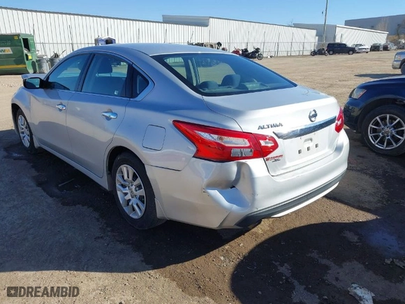 2016 Nissan Altima 2.5 SR with VIN 1N4AL3AP5GN337677, listed as a IAAI auction lot 41699764 with 86,761 mi miles. Bid and sale history available at carsss.com. Image 3.