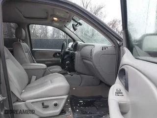 2005 Chevrolet TrailBlazer LT with VIN 1GNDT13S452319576, listed as a IAAI auction lot 41471422 with 266,346 mi miles. Bid and sale history available at carsss.com. Image 5.