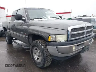 2001 Dodge 1500 with VIN 3B7HF13Z21M571280, listed as a IAAI auction lot 41896814 with 224,610 mi miles. Bid and sale history available at carsss.com. Image 1.