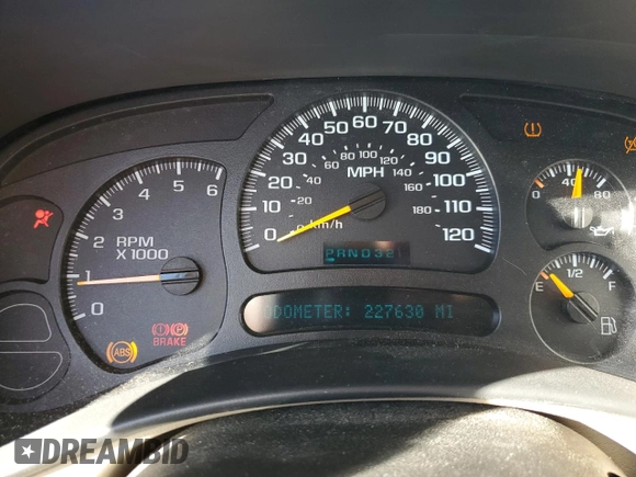 2005 GMC Yukon SLT with VIN 1GKEK13Z05J241613, listed as a Copart auction lot 68125054 with 227,630 mi miles and Salvage Title. Bid and sale history available at carsss.com. Image 9.