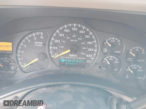 2000 Chevrolet Suburban LT with VIN 3GNGK26U0YG197958, listed as a IAAI auction lot 41506196 with 229,657 mi miles. Bid and sale history available at carsss.com. Image 7.
