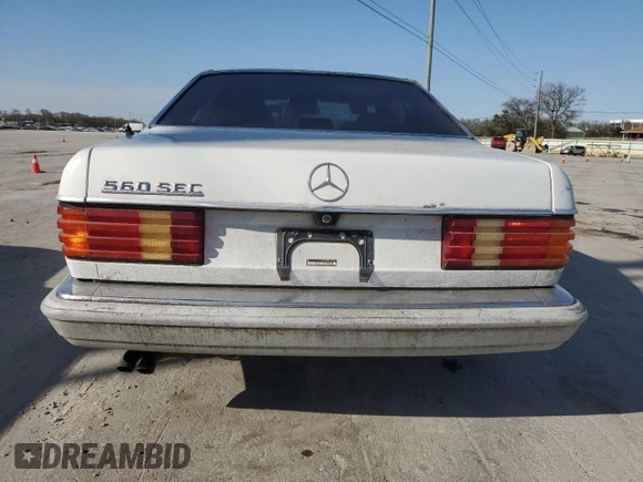 1990 Mercedes-Benz 560 with VIN WDBCA45E6LA553870, listed as a Copart auction lot 51666665 with 228,119 mi miles and Clean Title. Bid and sale history available at DreamBid. Image 6.