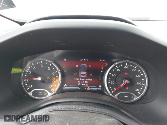 2017 Jeep Renegade Latitude with VIN ZACCJABB1HPG28699, listed as a IAAI auction lot 41640513 with 181,946 mi miles. Bid and sale history available at carsss.com. Image 7.