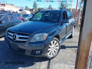 2010 Mercedes-Benz GLK with VIN WDCGG8HB6AF430185, listed as a IAAI auction lot 41913739 with 111,502 mi miles. Bid and sale history available at carsss.com. Image 2.