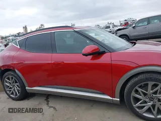 2023 Genesis GV60 Advanced z VIN KMUKCDTC9PU017098, wystawiony jako IAAI lot #41787572 z przebiegiem 1 685 mil mil oraz . Historia ofert i sprzedaży dostępna na DreamBid. Obrazek 14.