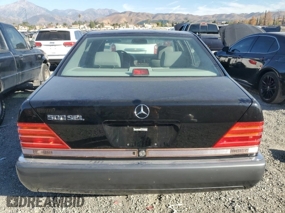 1993 Mercedes-Benz 500 z VIN WDBGA51E7PA107911, wystawiony jako Copart lot #82218754 z przebiegiem 113 328 mil mil oraz Czysty tytuł • Clean title. Historia ofert i sprzedaży dostępna na DreamBid. Obrazek 6.