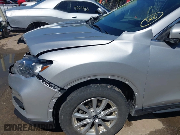 2017 Nissan Rogue SV z VIN KNMAT2MTXHP537375, wystawiony jako IAAI lot #42212804 z przebiegiem 206 335 mil mil oraz . Historia ofert i sprzedaży dostępna na DreamBid. Obrazek 17.