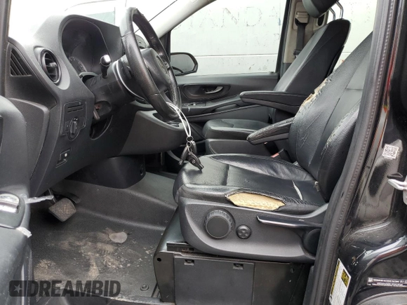2018 Mercedes-Benz Metris Passenger z VIN WD4PG2EEXJ3413754, wystawiony jako Copart lot #61470415 z przebiegiem 201 761 mil mil oraz Czysty tytuł • Clean title. Historia ofert i sprzedaży dostępna na DreamBid. Obrazek 7.