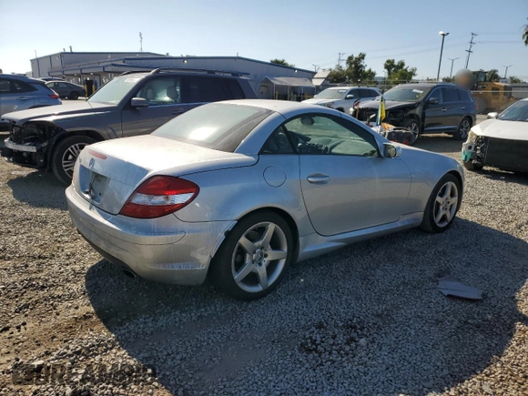 2006 Mercedes-Benz SLK 350 with VIN WDBWK56F96F113561, listed as a Copart auction lot 63230525 with 180,838 mi miles and Clean title. Bid and sale history available at DreamBid. Image 4.