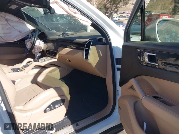 2021 Porsche Cayenne z VIN WP1AA2AY2MDA07529, wystawiony jako IAAI lot #41408743 z przebiegiem Nie podano mil oraz . Historia ofert i sprzedaży dostępna na DreamBid. Obrazek 5.