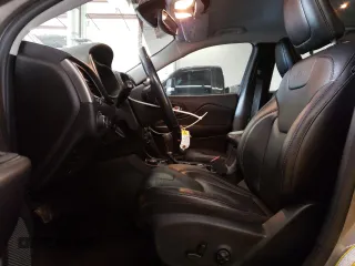 2020 Jeep Cherokee Limited с VIN 1C4PJMDN2LD534154, выставлен на аукционе Copart как лот 88502435 с пробегом 63 575 миль миль и Списание • Salvage title. История ставок и продаж доступна на DreamBid. Изображение 7.