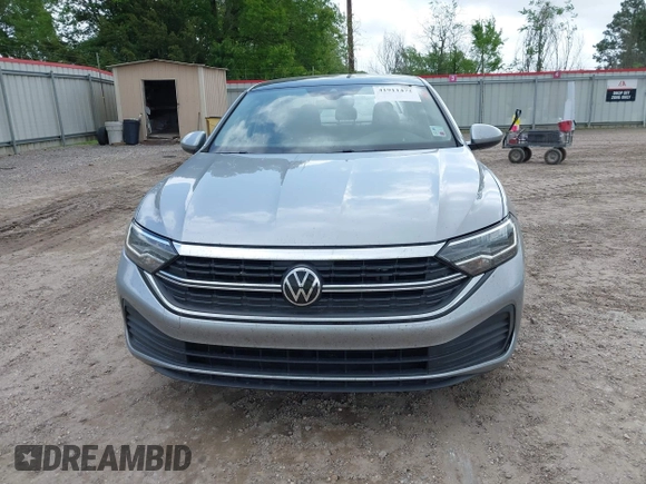 2024 Volkswagen Jetta SE z VIN 3VW7M7BU9RM012652, wystawiony jako IAAI lot #41911472 z przebiegiem 47 151 mil mil oraz . Historia ofert i sprzedaży dostępna na DreamBid. Obrazek 12.