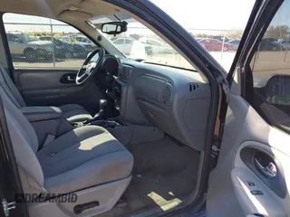 2007 Chevrolet TrailBlazer LS with VIN 1GNDT13S472288929, listed as a IAAI auction lot 42155584 with 193,178 mi miles and . Bid and sale history available at DreamBid. Image 5.