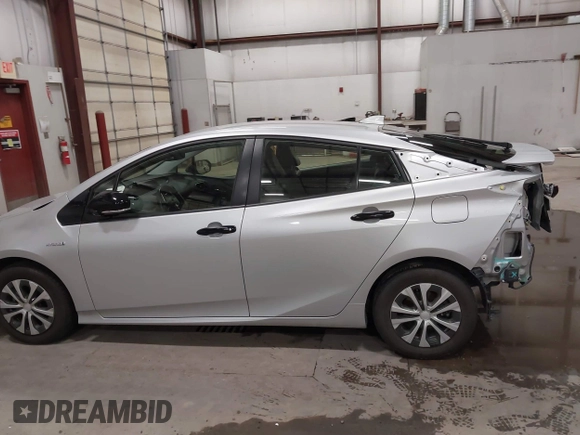 2020 Toyota Prius LE with VIN JTDL9RFU3L3019534, listed as a IAAI auction lot 41700624 with 47,923 mi miles and . Bid and sale history available at DreamBid. Image 14.