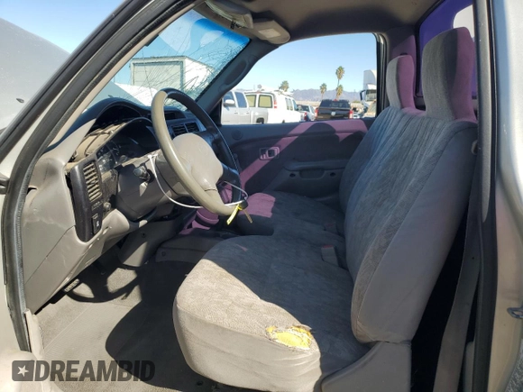 2001 Toyota Tacoma PreRunner with VIN 5TENM92N31Z851038, listed as a Copart auction lot 78100474 with 290,895 mi miles and Salvage title. Bid and sale history available at DreamBid. Image 7.