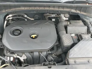 2016 Hyundai Tucson SE with VIN KM8J23A45GU221402, listed as a IAAI auction lot 43378531 with 151,478 mi miles and . Bid and sale history available at DreamBid. Image 18.