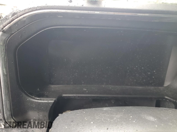 2023 Ford F-250 XL z VIN 1FT8W2BT2PED35956, wystawiony jako Copart lot #62242105 z przebiegiem Nie podano mil oraz Nie do naprawy • Non repairable. Historia ofert i sprzedaży dostępna na DreamBid. Obrazek 9.