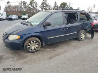 2006 Chrysler Town & Country LWB Touring with VIN 2A8GP54L56R822005, listed as a IAAI auction lot 41663276 with 197,853 mi miles. Bid and sale history available at carsss.com. Image 17.