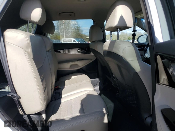 2019 Kia Sorento EX z VIN 5XYPHDA54KG533829, wystawiony jako Copart lot #52804435 z przebiegiem 121 139 mil mil oraz Szkoda całkowita • Salvage title. Historia ofert i sprzedaży dostępna na DreamBid. Obrazek 11.