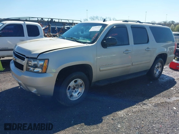 2014 Chevrolet Suburban LT with VIN 1GNSCJE07ER120130, listed as a IAAI auction lot 41792310 with 238,313 mi miles. Bid and sale history available at carsss.com. Image 17.
