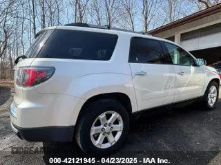 2014 GMC Acadia SLE with VIN 1GKKVPKD1EJ194319, listed as a IAAI auction lot 42121945 with 182,049 mi miles and . Bid and sale history available at carsss.com. Image 4.