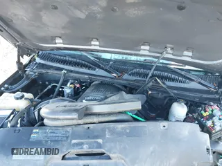 2004 Chevrolet Suburban Z71 z VIN 3GNFK16Z24G271294, wystawiony jako IAAI lot #41324576 z przebiegiem 247 229 mil mil oraz . Historia ofert i sprzedaży dostępna na DreamBid. Obrazek 10.