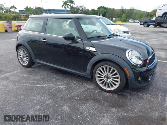 2012 MINI Hardtop S z VIN WMWSV3C52CT387024, wystawiony jako IAAI lot #42754819 z przebiegiem 54 853 mil mil oraz . Historia ofert i sprzedaży dostępna na DreamBid. Obrazek 1.