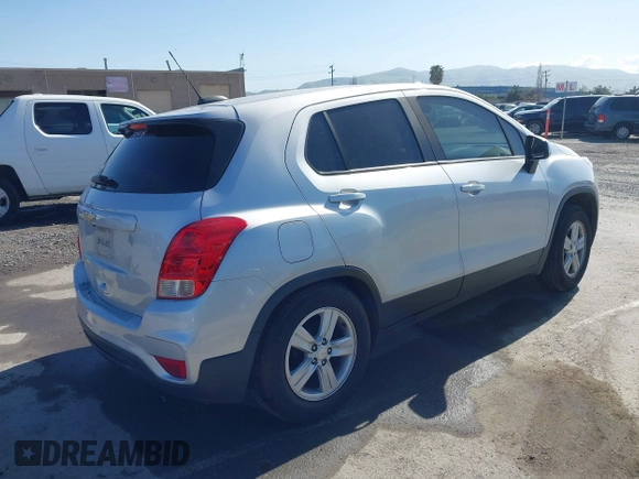2019 Chevrolet Trax LS with VIN 3GNCJKSB3KL261348, listed as a IAAI auction lot 41933143 with 58,202 mi miles. Bid and sale history available at carsss.com. Image 4.