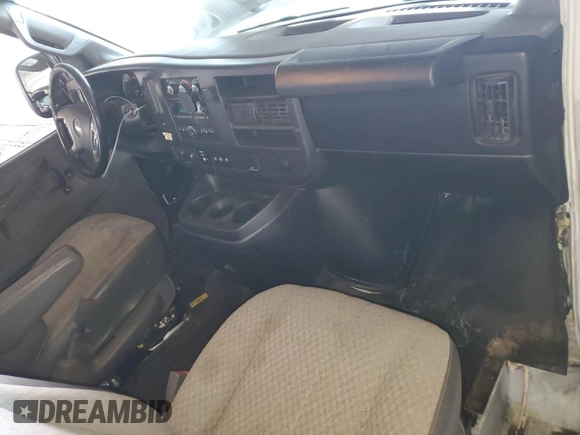 2018 Chevrolet Express Cargo Van with VIN 1GCWGAFG5J1315758, listed as a Copart auction lot 86204684 with 192,498 mi miles and Salvage Title. Bid and sale history available at carsss.com. Image 8.