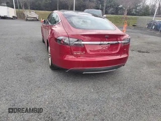 2013 Tesla Model S с VIN 5YJSA1DN6DFP26504, выставлен на аукционе IAAI как лот 41703859 с пробегом 135 552 миль миль и . История ставок и продаж доступна на DreamBid. Изображение 3.