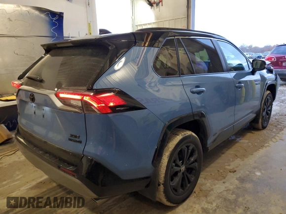 2024 Toyota RAV4 Hybrid XSE with VIN 2T3E6RFV5RW072655, listed as a Copart auction lot 81327074 with 3,558 mi miles and Salvage Title. Bid and sale history available at carsss.com. Image 3.