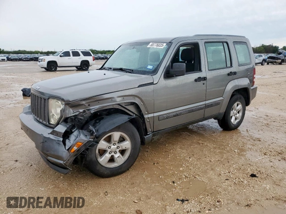 2012 Jeep Liberty Sport z VIN 1C4PJLAK0CW165917, wystawiony jako Copart lot #58776035 z przebiegiem 174 814 mil mil oraz Szkoda całkowita • Salvage title. Historia ofert i sprzedaży dostępna na DreamBid. Obrazek 1.