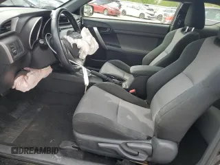 2014 Scion tC z VIN JTKJF5C76E3070903, wystawiony jako Copart lot #54953665 z przebiegiem 77 850 mil mil oraz Szkody całkowita. Historia ofert i sprzedaży dostępna na DreamBid. Obrazek 7.