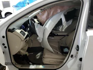 2015 Acura RLX Tech Pkg with VIN JH4KC1F5XFC001090, listed as a Copart auction lot 88261555 with 0 mi miles and Salvage Title. Bid and sale history available at carsss.com. Image 7.