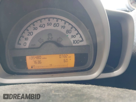 2011 Smart fortwo Pure z VIN WMEEJ3BA9BK432217, wystawiony jako IAAI lot #42145887 z przebiegiem 135 480 mil mil oraz . Historia ofert i sprzedaży dostępna na DreamBid. Obrazek 7.