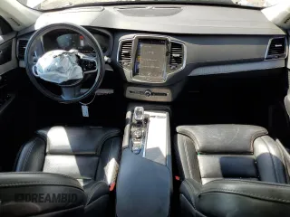 2021 Volvo XC90 Inscription Expression with VIN YV4BR00L6M1676099, listed as a Copart auction lot 47947034 with 29,128 mi miles. Bid and sale history available at carsss.com. Image 8.